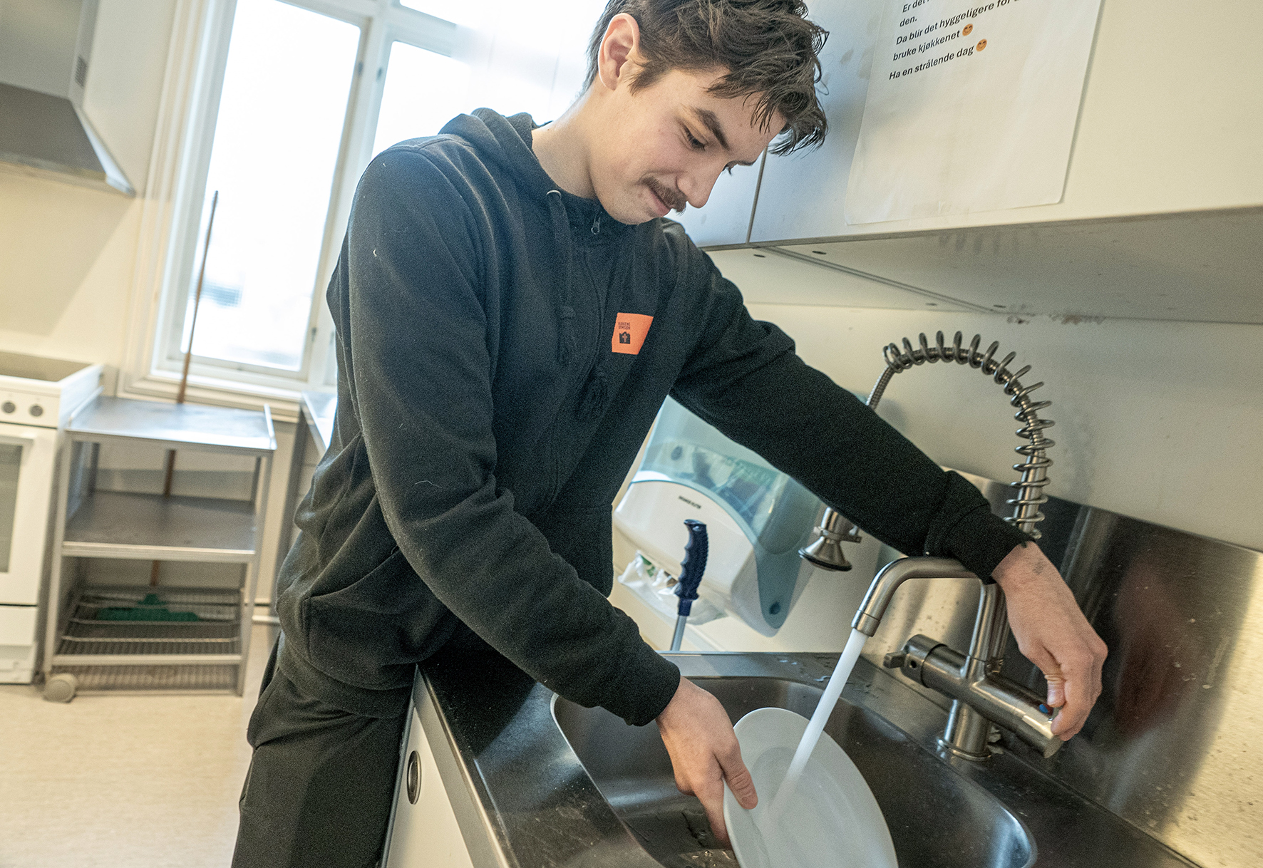 Bo-team, Ung i bolig, T&oslash;nsberg: Tim, ung mentor. Foto: Torstein Ihle