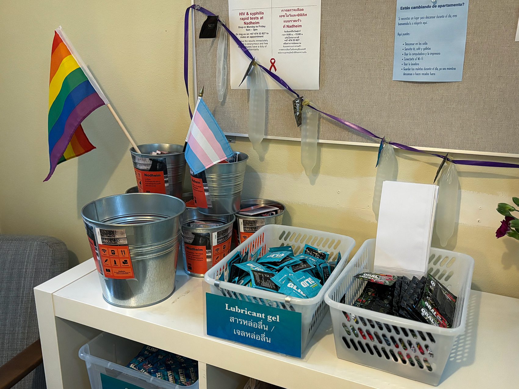 Kondomer og utstyr til utdeling. Nadheim, Oslo.