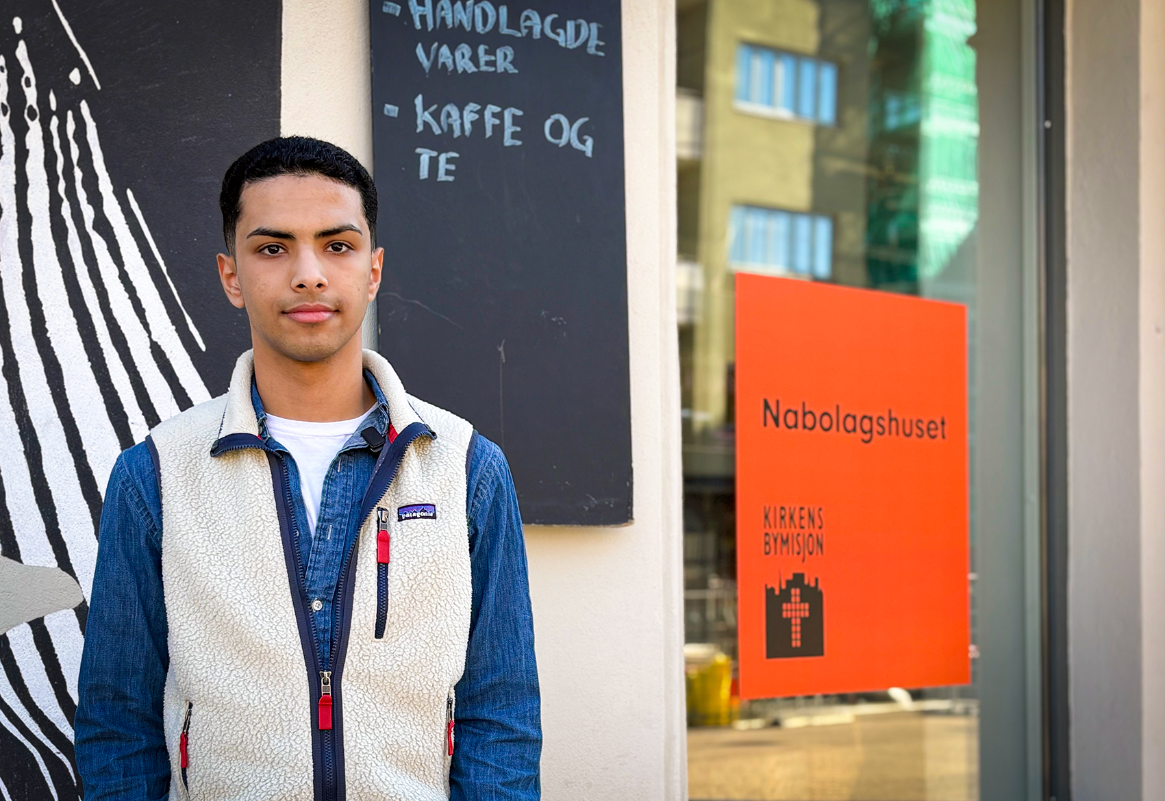 Nabolagshuset, Gr&oslash;nland, Landbrukskvartalet. Elias, ungdom ansatt. 