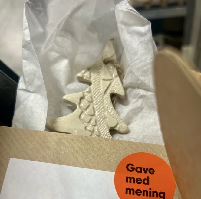 Juletre i keramikk