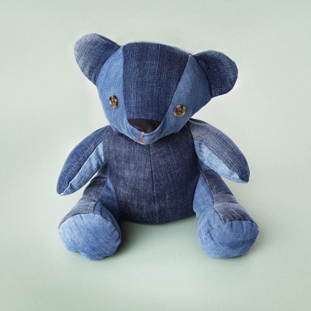 Bamse i denimstoff