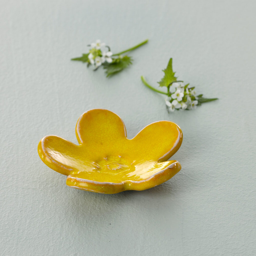 Sk&aring;l i keramikk - sm&oslash;rblomst