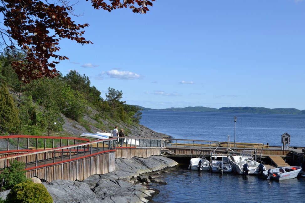 Tilrettelagt brygge for rullestolbrukere